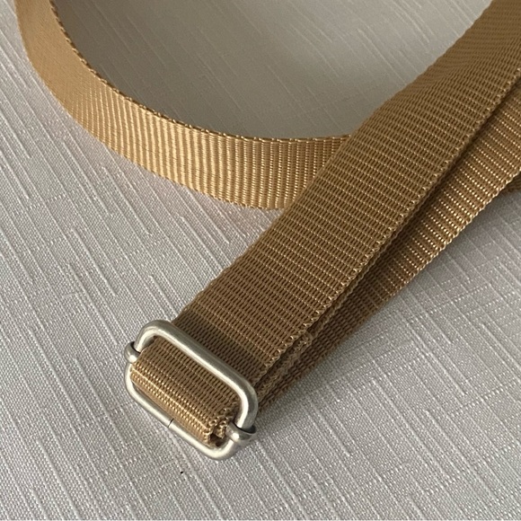 Baggalini Khaki Tan Minimalist Everyday/Travel Crossbody - Like New - Picture 9 of 11